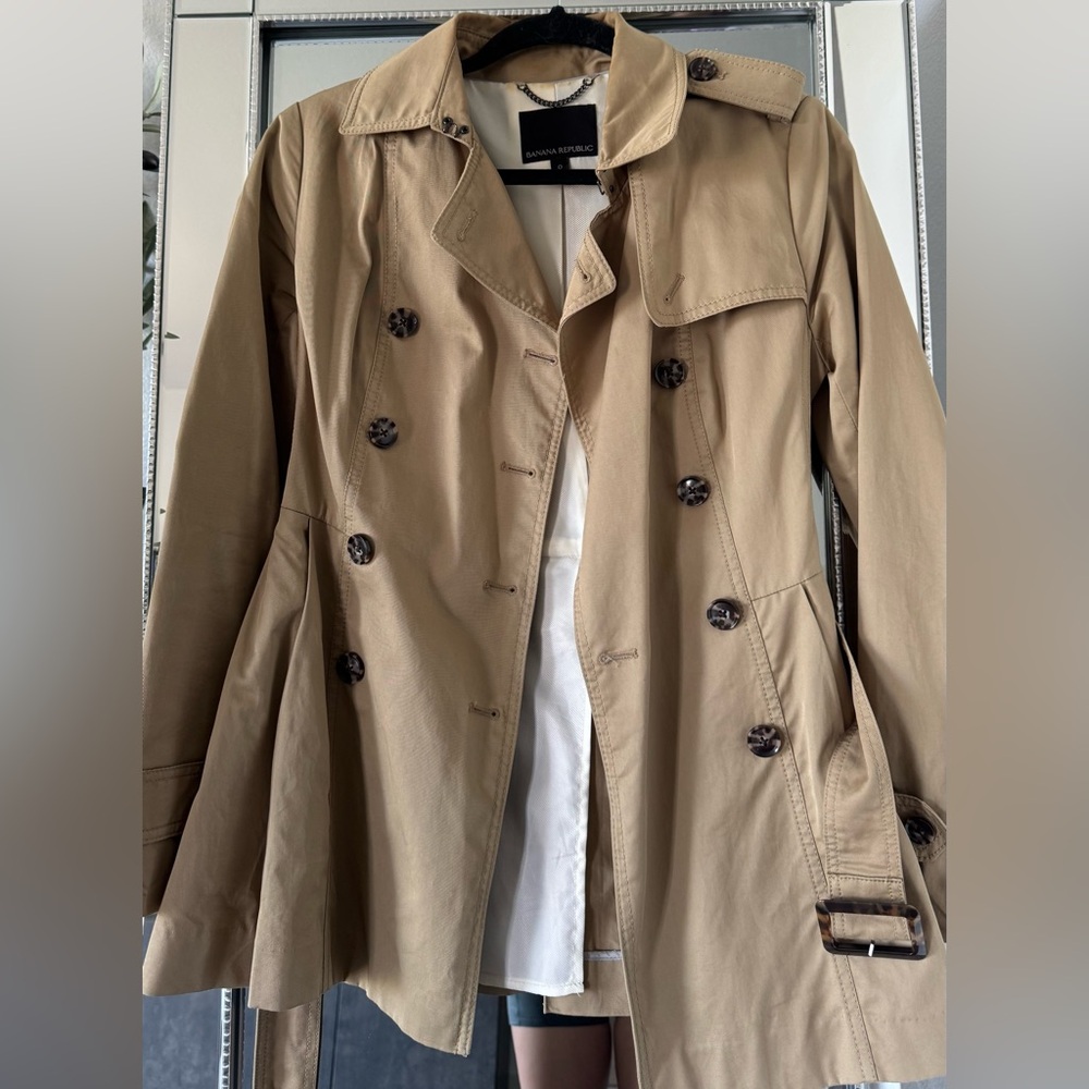Banana Republic Classic Tan Women's RainCoat - 0